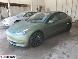 Tesla Model 3 - zobacz ofertę Tesla Model 3 - zobacz ofertę