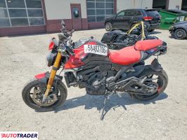 Ducati Monster 2025