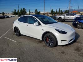 Tesla Model Y 2024
