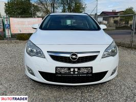 Opel Astra 2011 1.4 101 KM