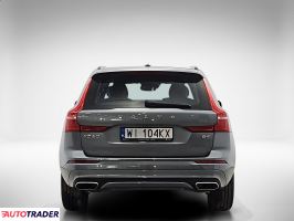 Volvo XC60 2021 2.0 197 KM