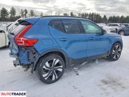 Volvo XC40 2025 2