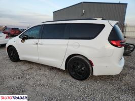 Chrysler Pacifica 2024 3