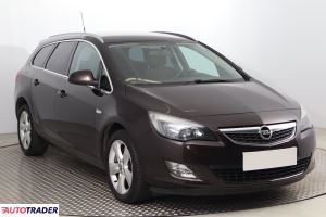 Opel Astra 2011 1.4 138 KM