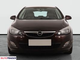 Opel Astra 2011 1.4 138 KM