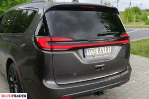 Chrysler Pacifica 2021 3.6 291 KM
