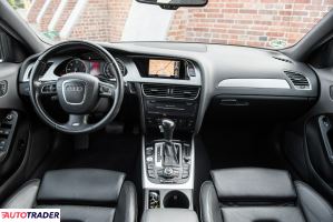 Audi A4 2010 2.7 190 KM