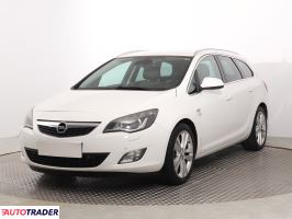Opel Astra 2011 2.0 158 KM