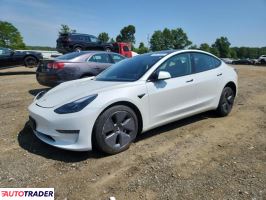 Tesla Model 3 - zobacz ofertę