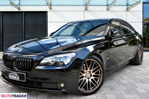 BMW 740 2010 3.0 306 KM