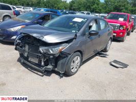 Nissan Versa 2020 1