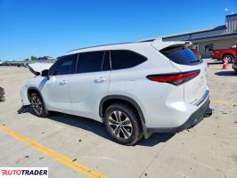 Toyota Highlander 2022 3