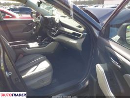 Toyota Highlander 2022 3