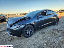Tesla Model 3 - zobacz ofertę