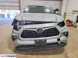 Toyota Highlander 2021 3