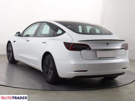Tesla Model 3 2021 434 KM