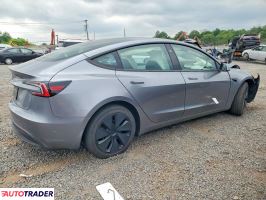 Tesla Model 3 2024