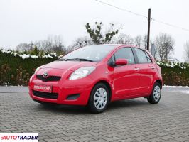 Toyota Yaris 2010 1.3 99 KM
