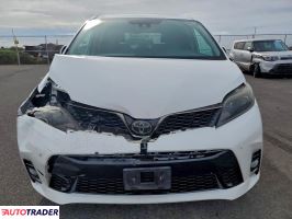 Toyota Sienna 2020 3