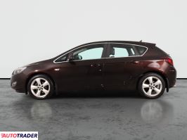 Opel Astra 2011 1.4 138 KM