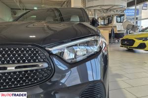 Mercedes 200 2024 2.0 204 KM