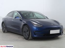 Tesla Model 3 - zobacz ofertę