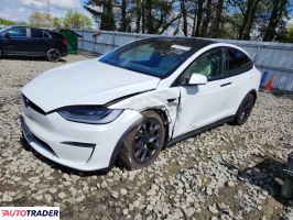 Tesla Model X - zobacz ofertę