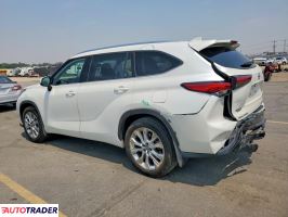 Toyota Highlander 2021 3