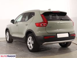 Volvo XC40 2025 1.5 160 KM