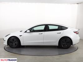 Tesla Model 3 2021 434 KM