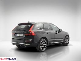 Volvo XC60 2023 2.0 197 KM
