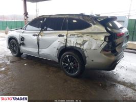 Toyota Highlander 2022 3