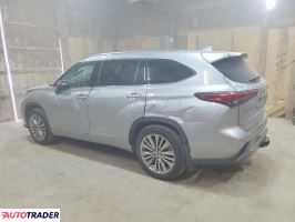 Toyota Highlander 2022 3