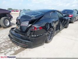 Tesla Model S 2021
