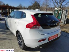 Volvo V40 2019 2.0 122 KM