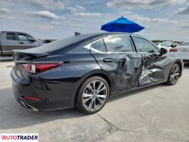 Lexus ES 2019 3