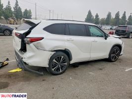 Toyota Highlander 2021 3