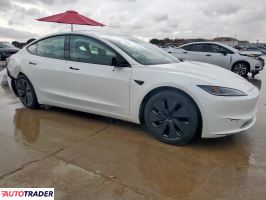 Tesla Model 3 2024