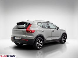 Volvo XC40 2023 2.0 163 KM