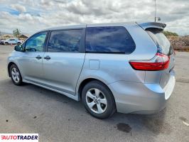 Toyota Sienna 2020 3