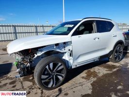Volvo XC40 - zobacz ofertę