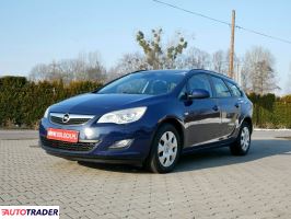 Opel Astra 2011 1.4 100 KM