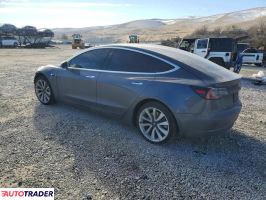 Tesla Model 3 2020