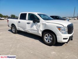 Nissan Titan 2022 5