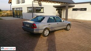 Mercedes 220 1996 2.2 95 KM Mercedes 220 1996 2.2 95 KM