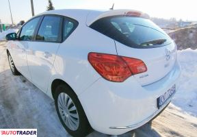 Opel Astra 2013 1.6 115 KM