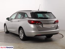 Opel Astra 2020 1.2 143 KM