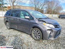 Toyota Sienna 2020 3