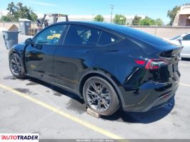 Tesla Model Y 2025 Tesla Model Y 2025