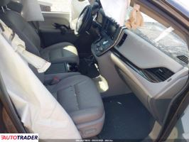 Toyota Sienna 2019 3